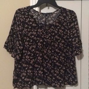 American Eagle lace up top